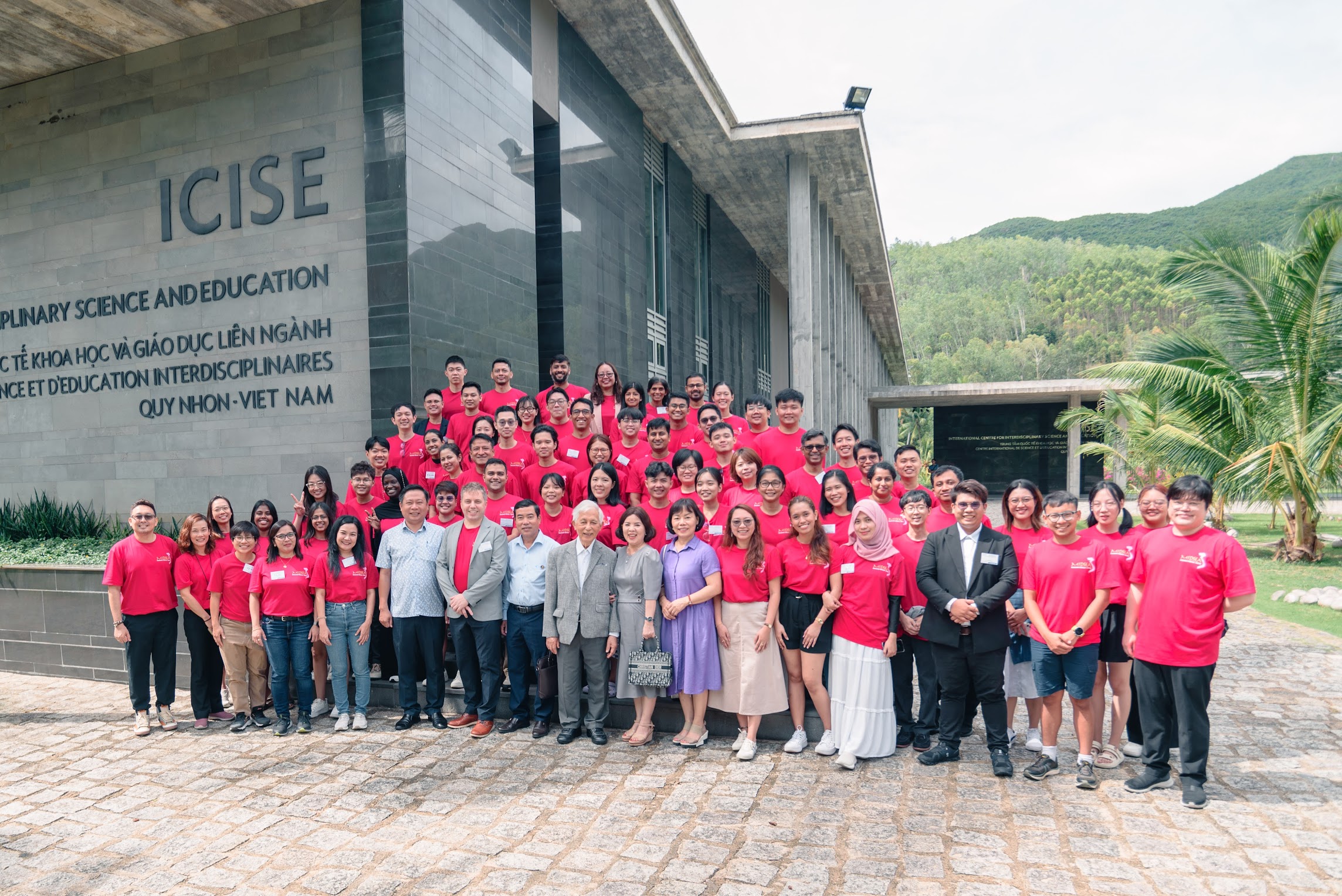 The participants, faculties, the director and executive committee of ICISE